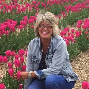 Meet your Posher, Suzanne